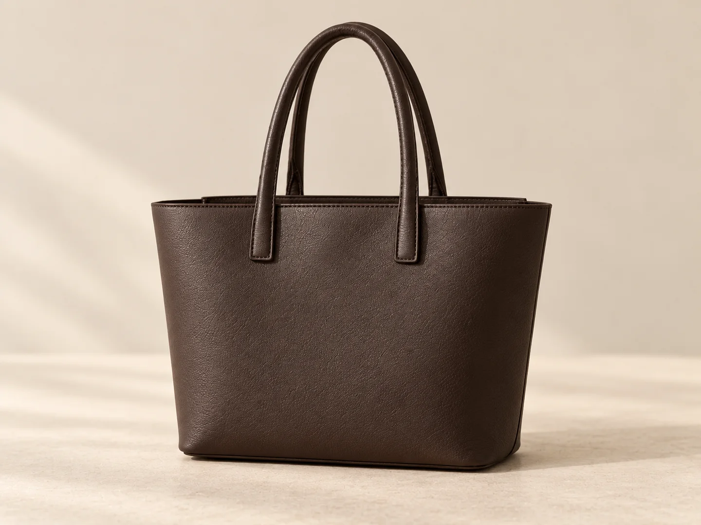 Leather tote 제품 이미지